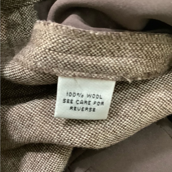 St. John Sport 100% Wool Blazer Pant Suit Set - Picture 9 of 10